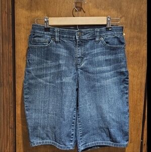 Liz Claiborne Denim/Jean Shorts Women's/Ladies/Woman's Everyday Ease Size 4P